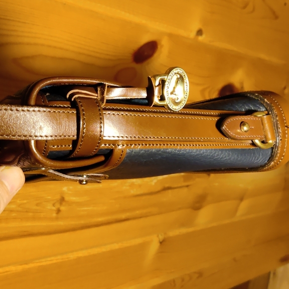 Dooney & Bourke All Weather Leather Vintage Carrier Bag - B702 - Picture 6 of 16